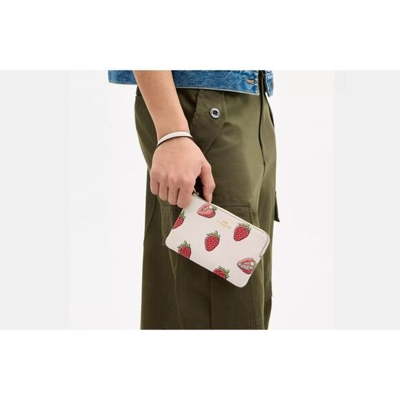 NWT Coach CBB81 Corner Zip Wristlet With Strawberry Print V2